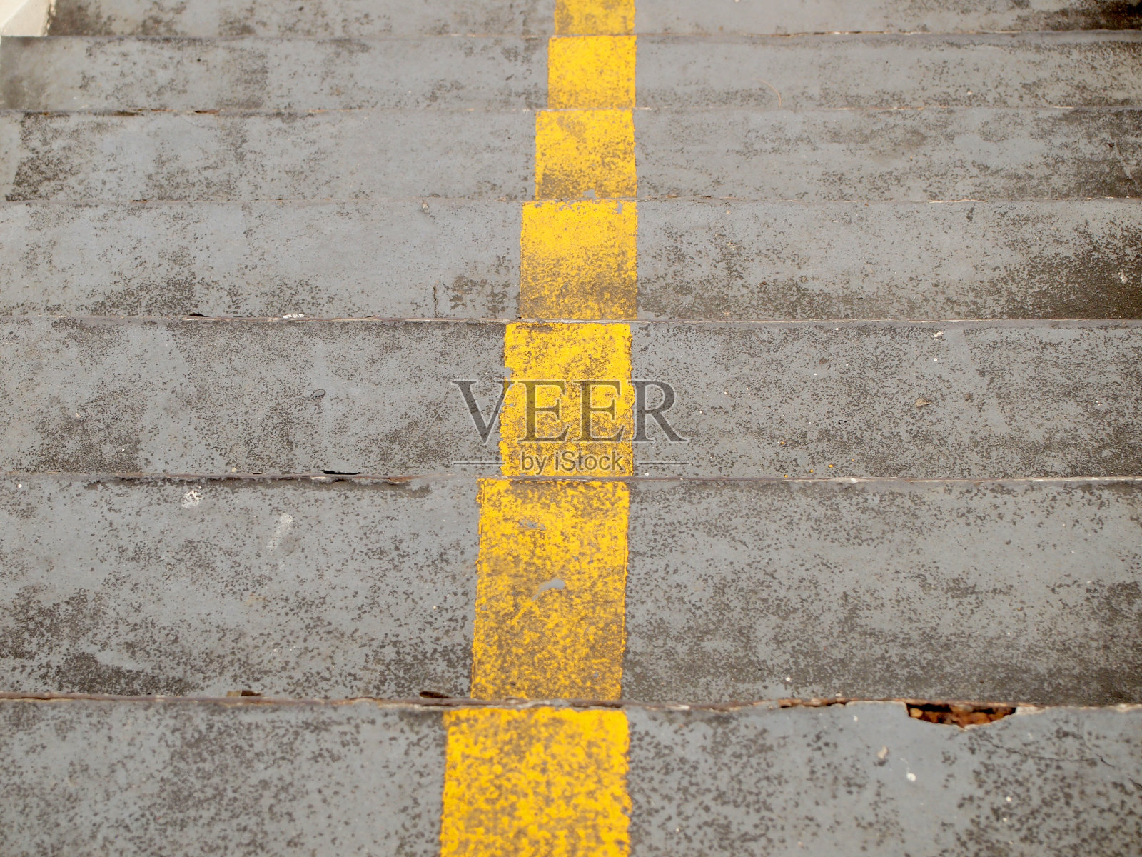 城市中立交桥的楼梯照片摄影图片