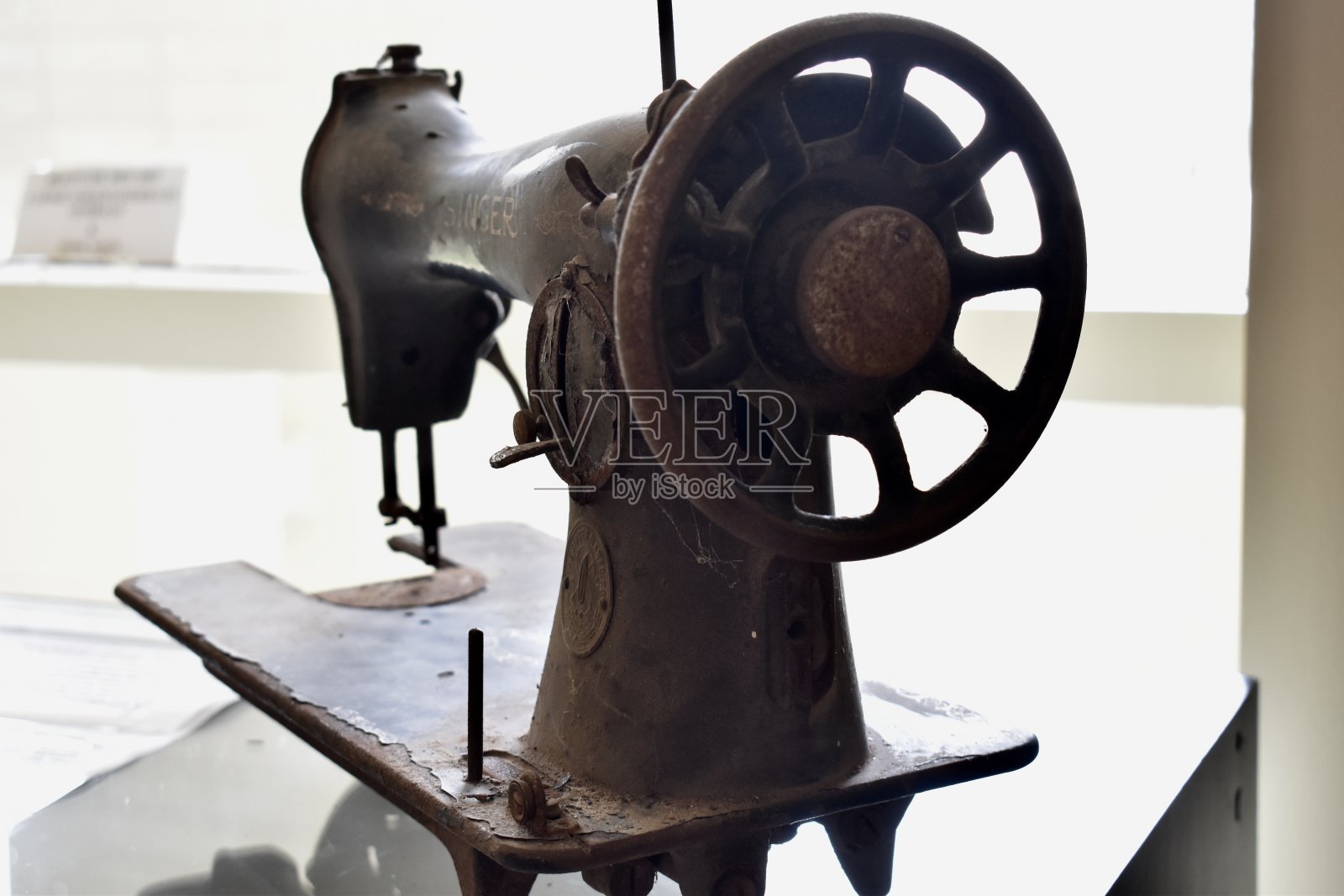 古董缝纫机照片摄影图片