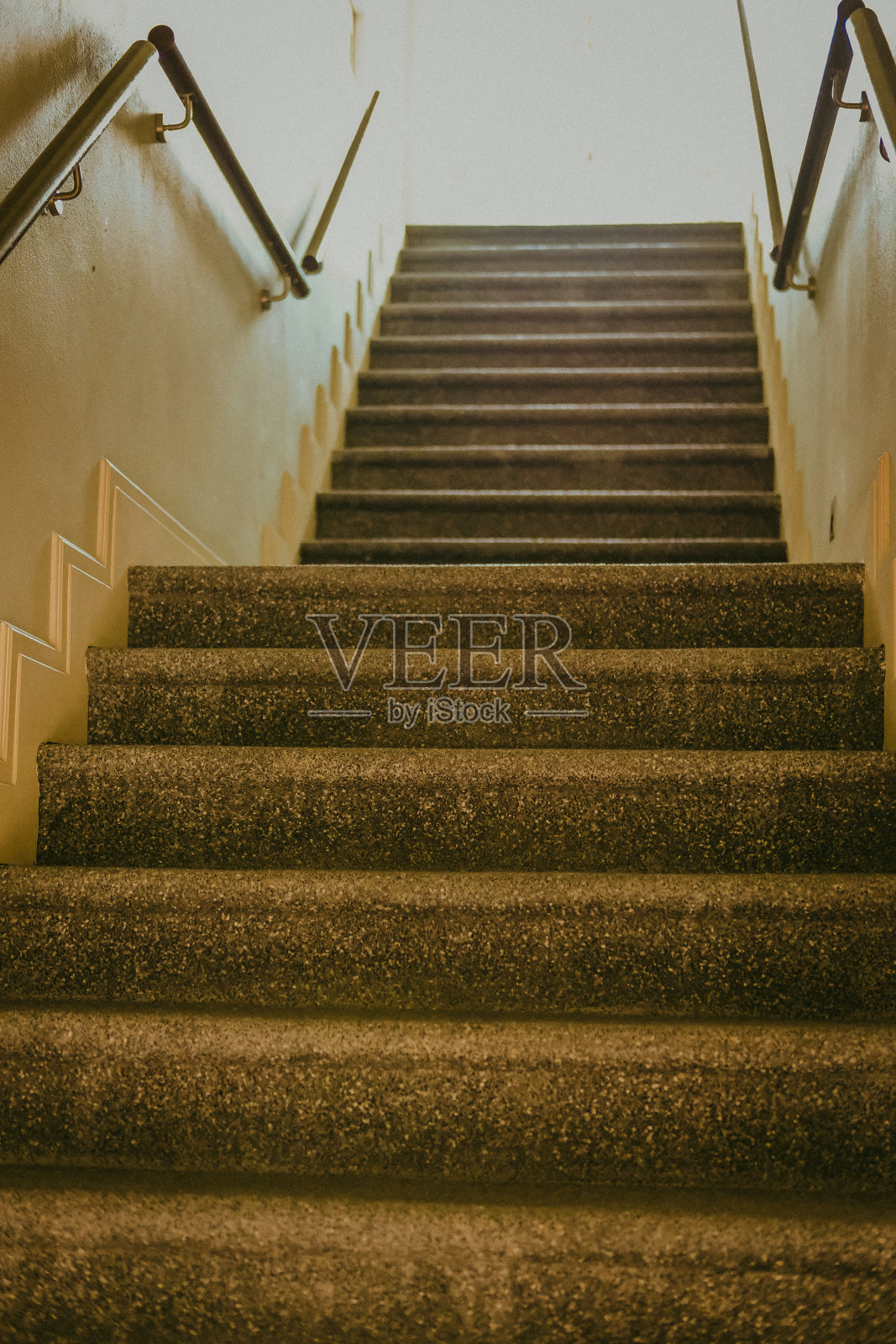 楼梯通向光明的楼梯照片摄影图片