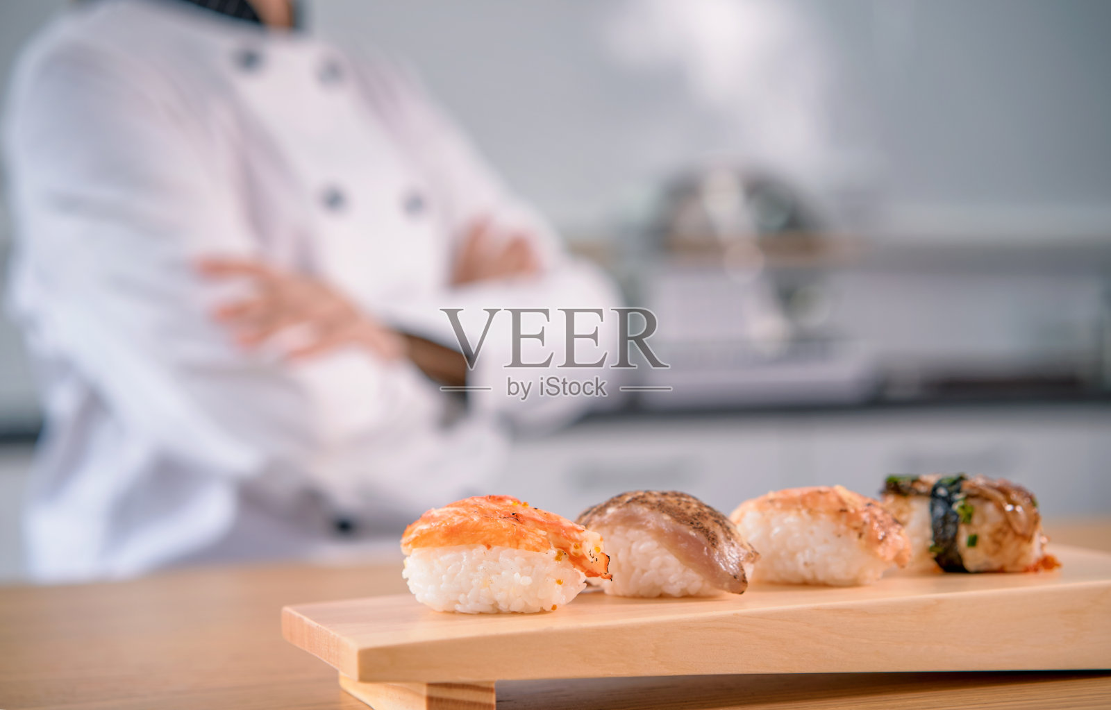 制作寿司照片摄影图片