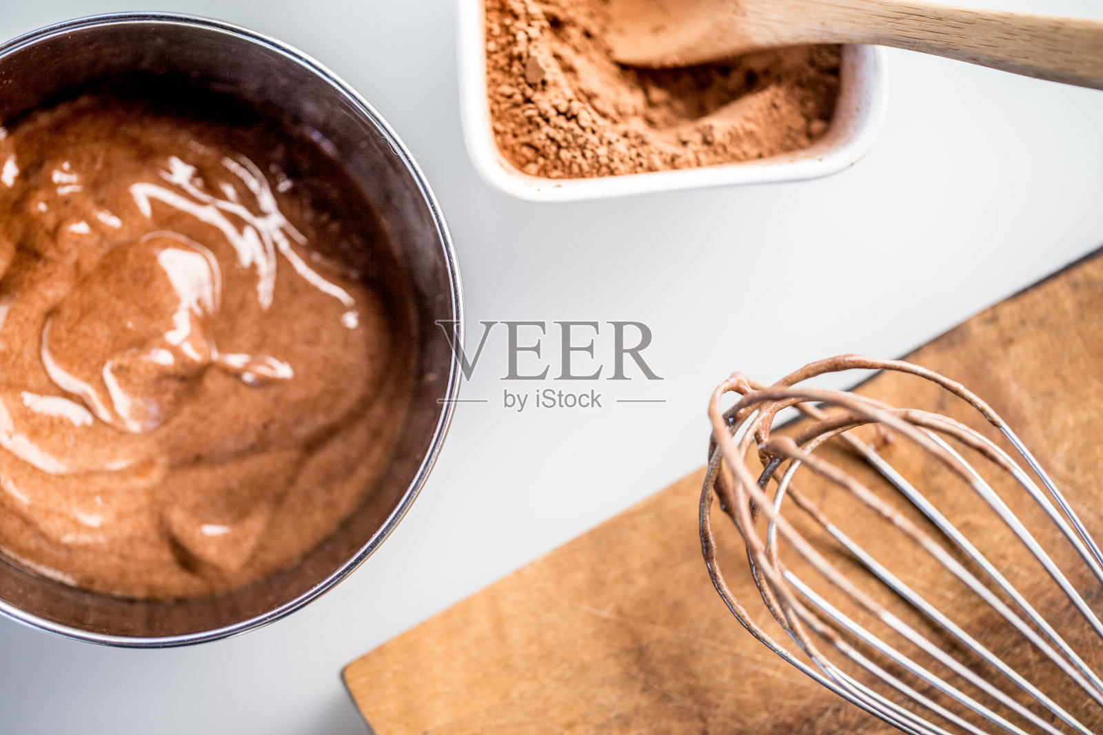 准备素食巧克力蛋白奶昔饮料照片摄影图片