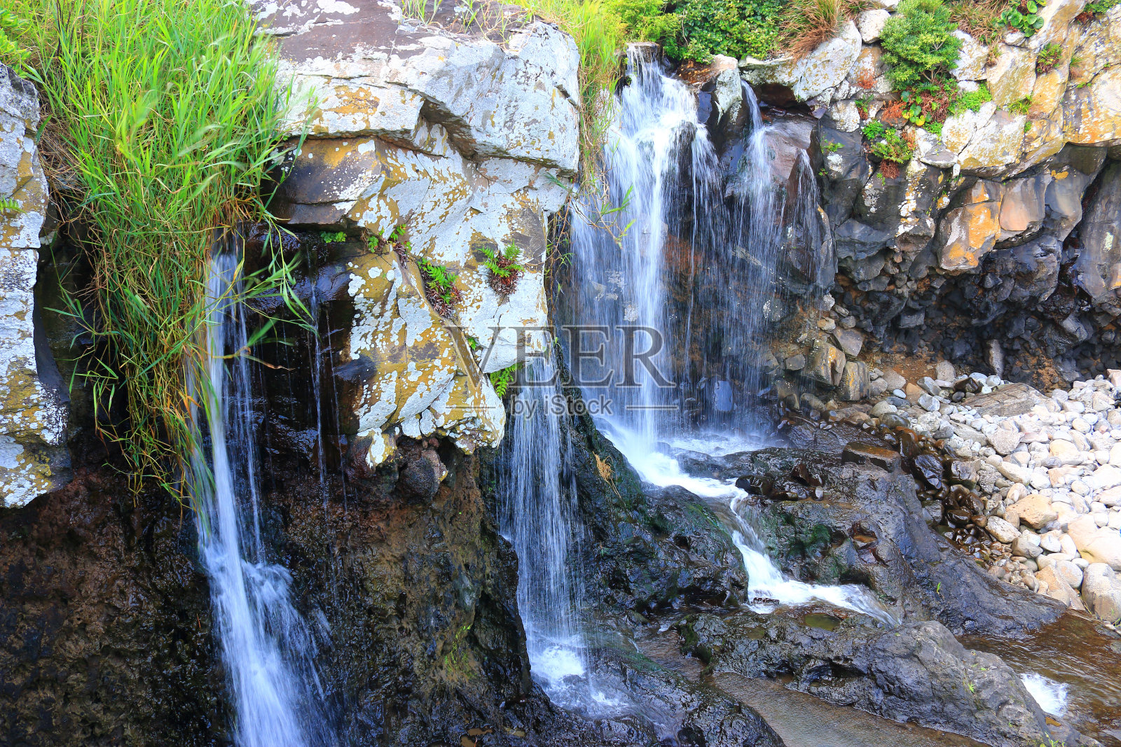 Sojeongbang瀑布，瀑布，悬崖，悬崖，大海，海岸，照片摄影图片