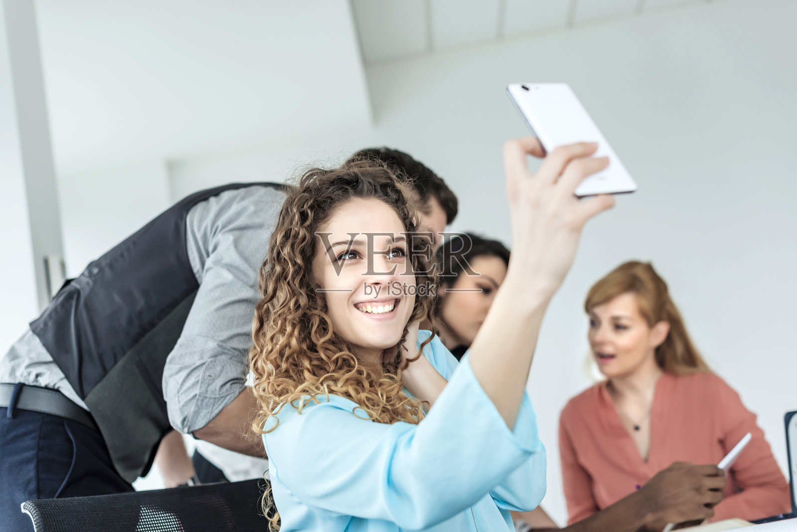 干得好，同事们都很好照片摄影图片
