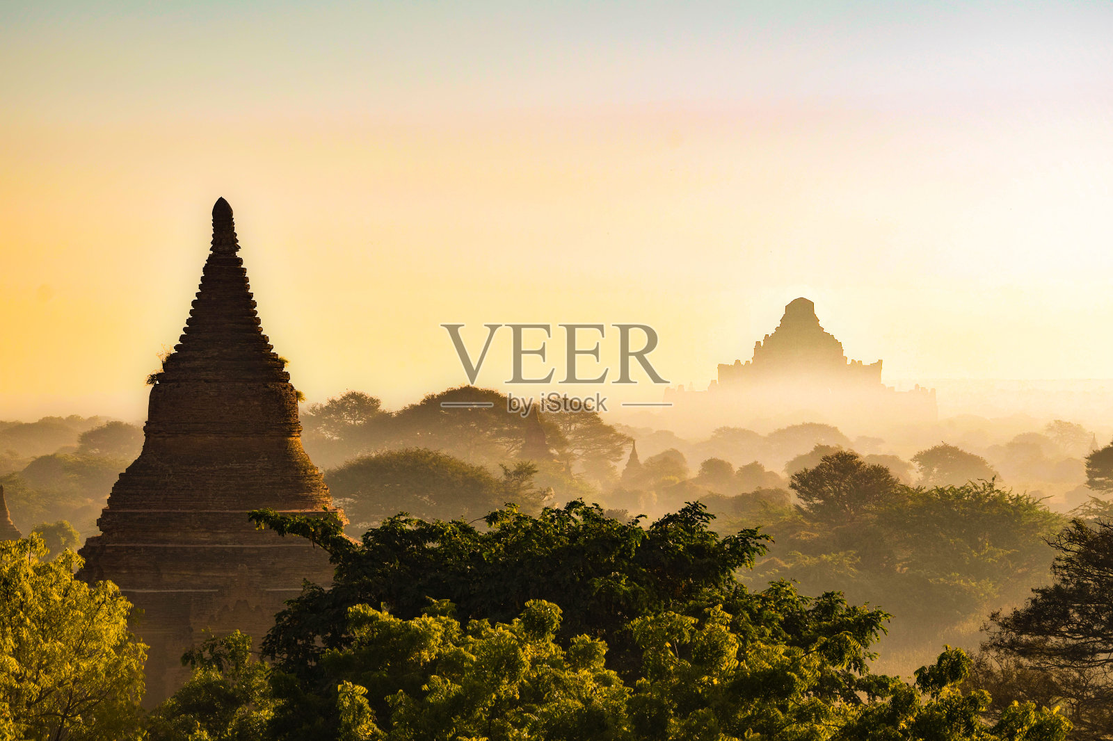 蒲甘日出时的景色照片摄影图片