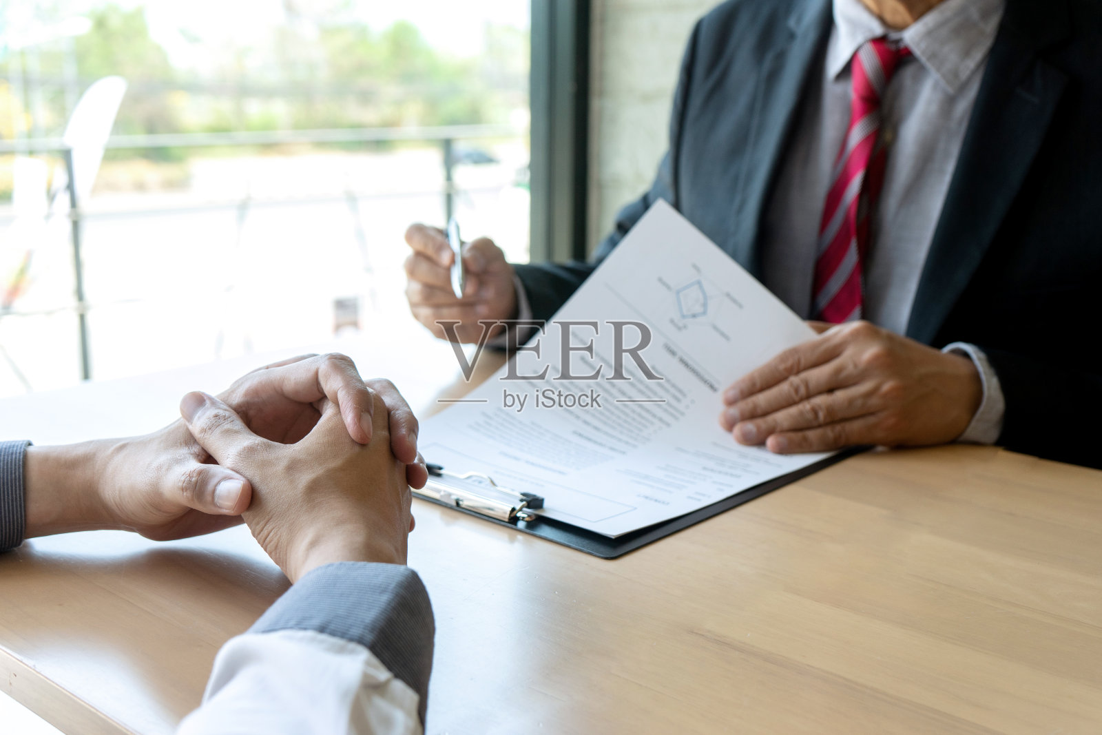 工作面试商人听新员工照片摄影图片