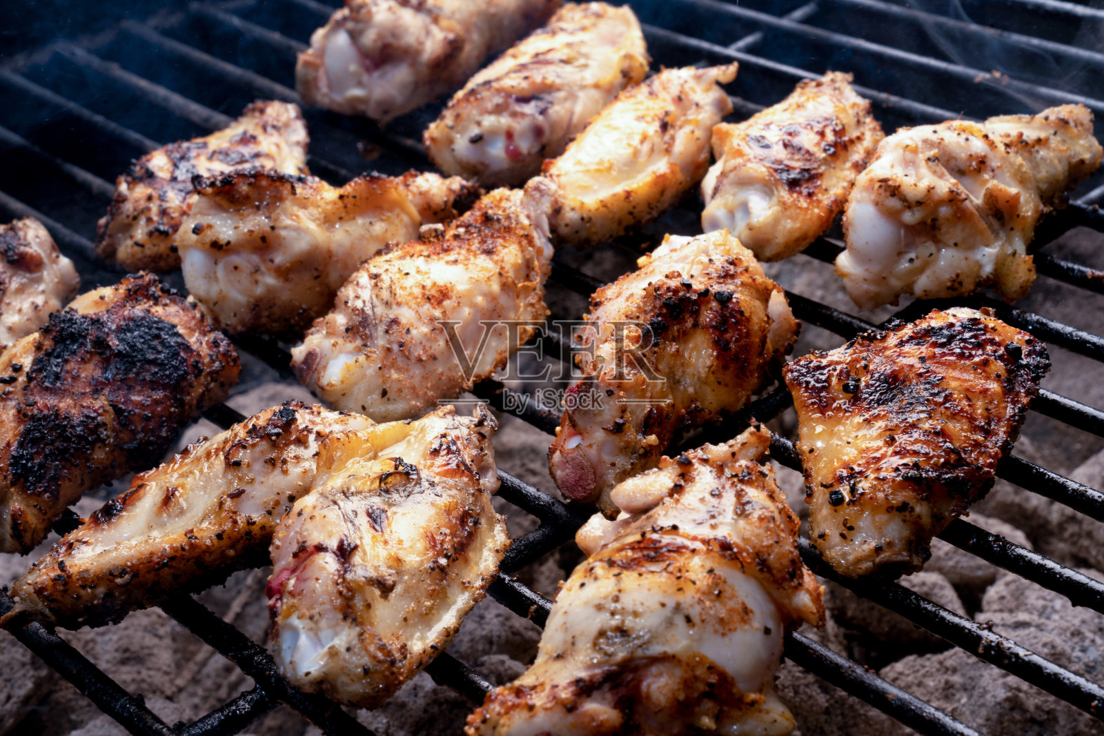 烧烤布法罗鸡翅照片摄影图片