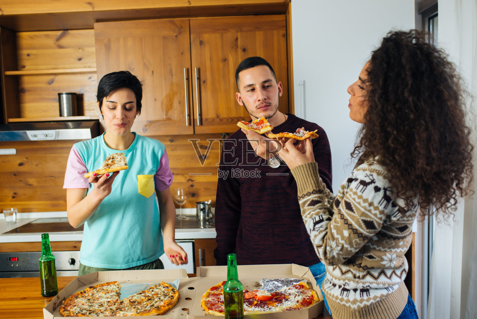 派对上的意大利菜照片摄影图片