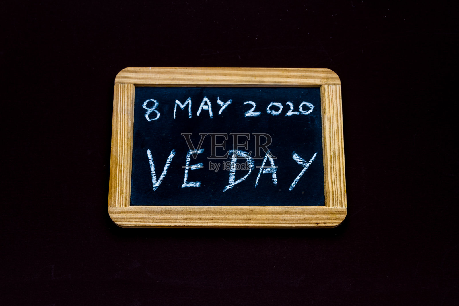 老式学校书写板与2020年5月8日VE日，copyspace照片摄影图片