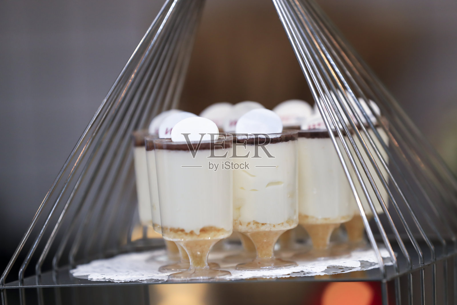 巧克力布丁蛋糕照片摄影图片