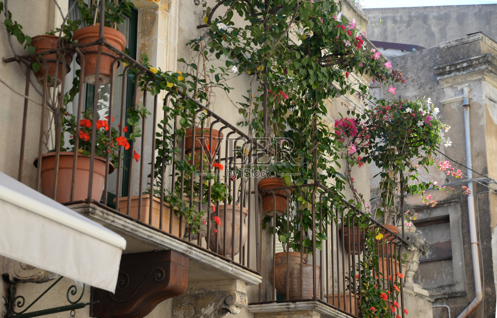 陶尔米纳的阳台，西西里照片摄影图片