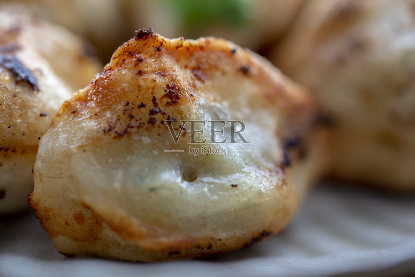 中式早餐:煎饺子照片摄影图片