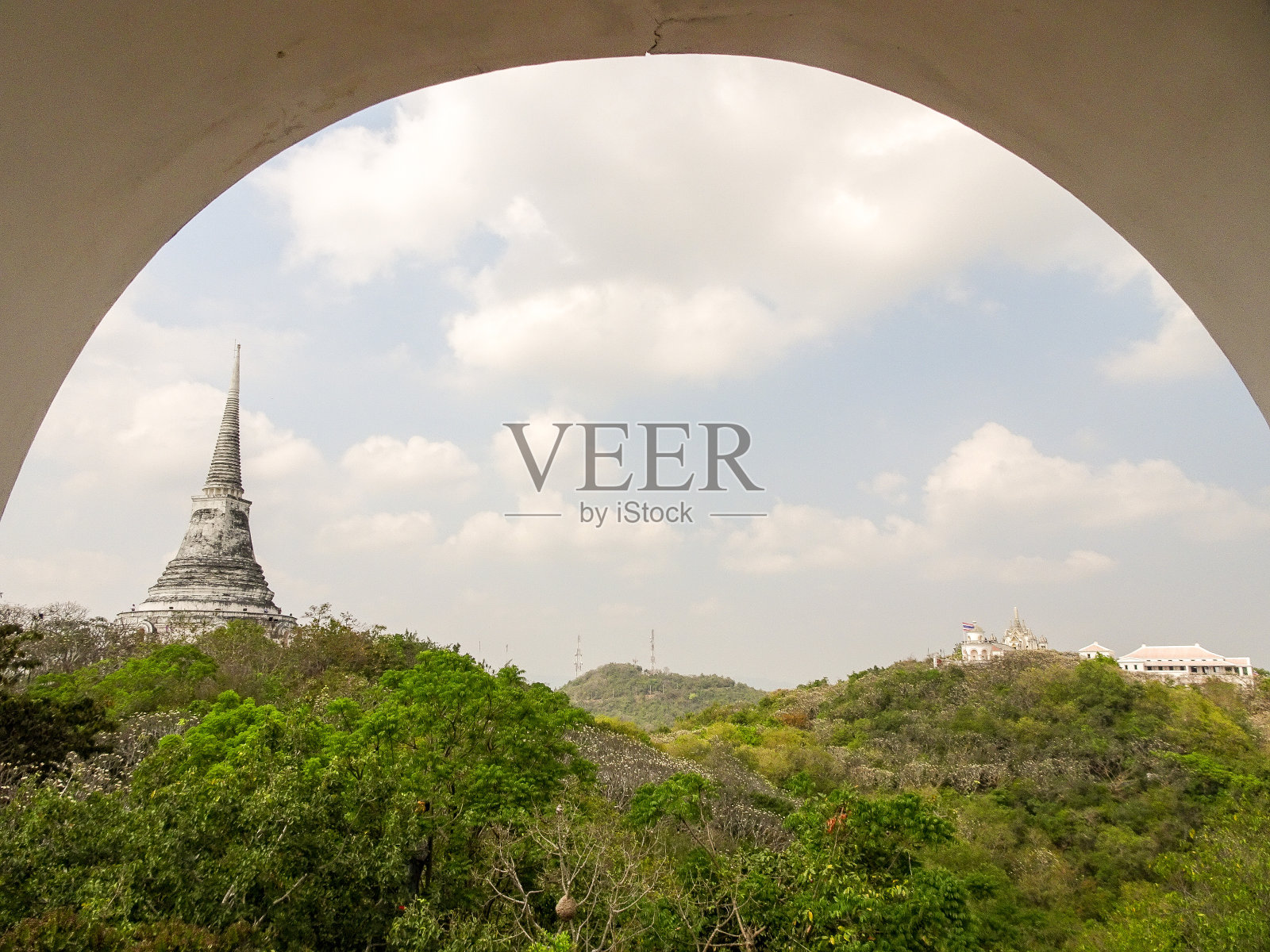 菲查布里塔姆考朗洞的寺庙照片摄影图片