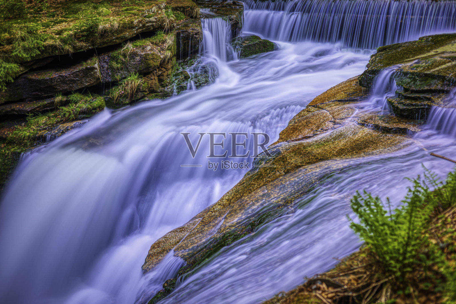 山间瀑布(HDRi)照片摄影图片