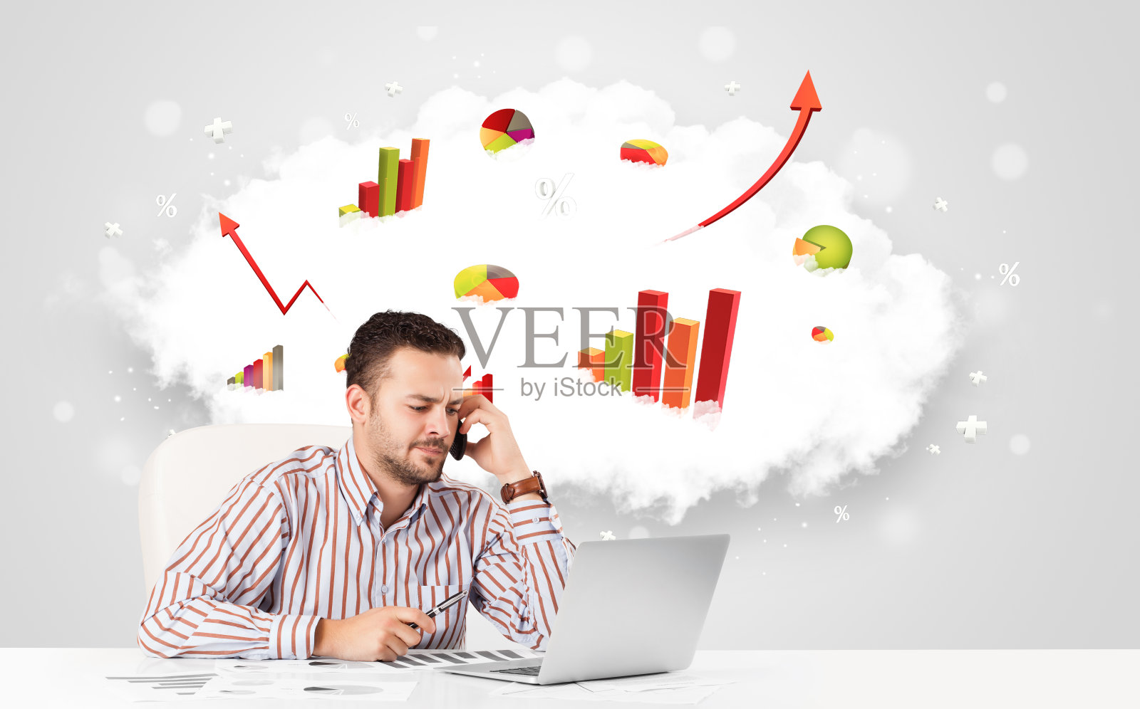 英俊的商人与云的背景包含丰富多彩的图形和图表照片摄影图片