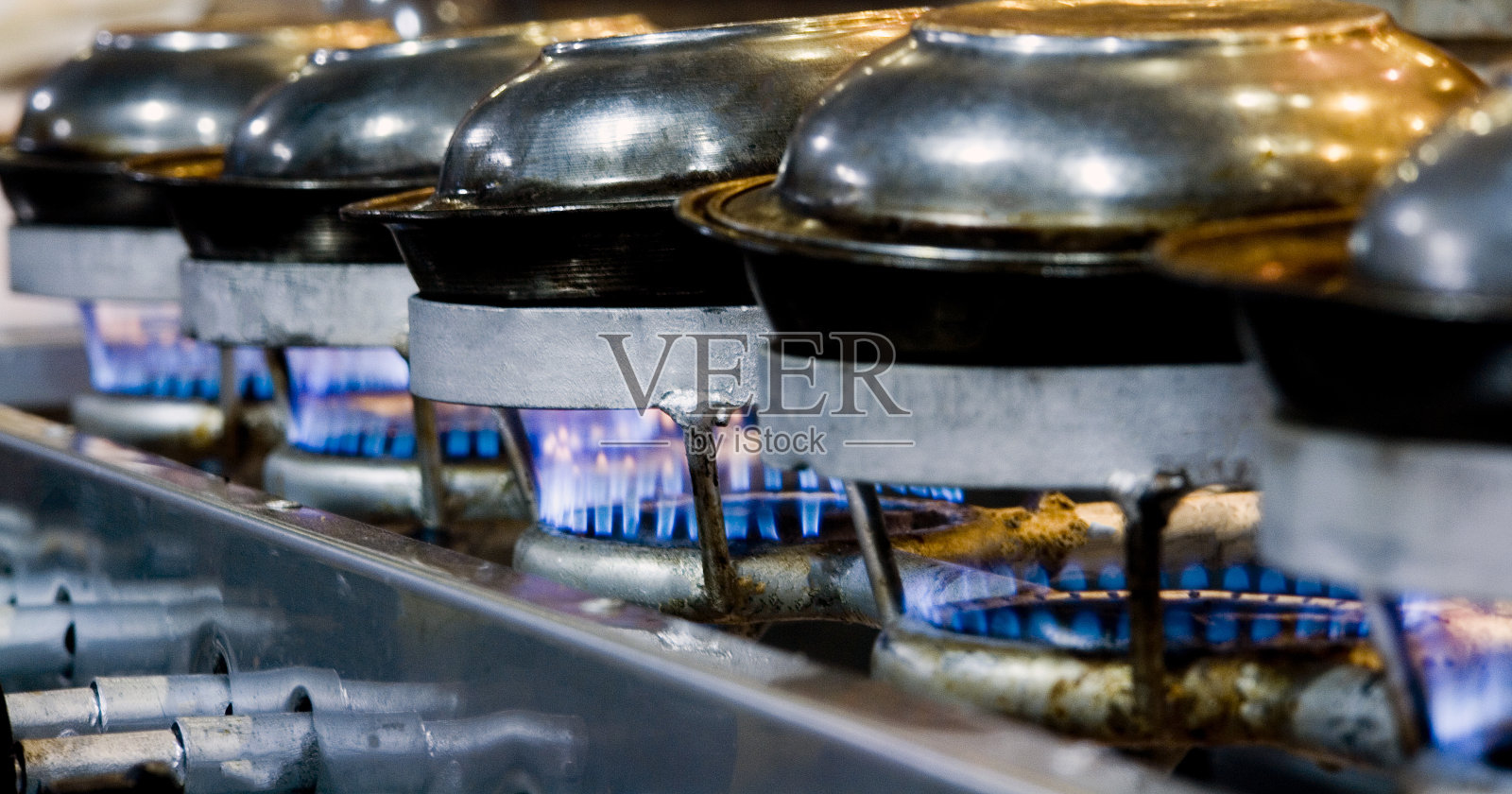 工业厨房的煤气灶照片摄影图片