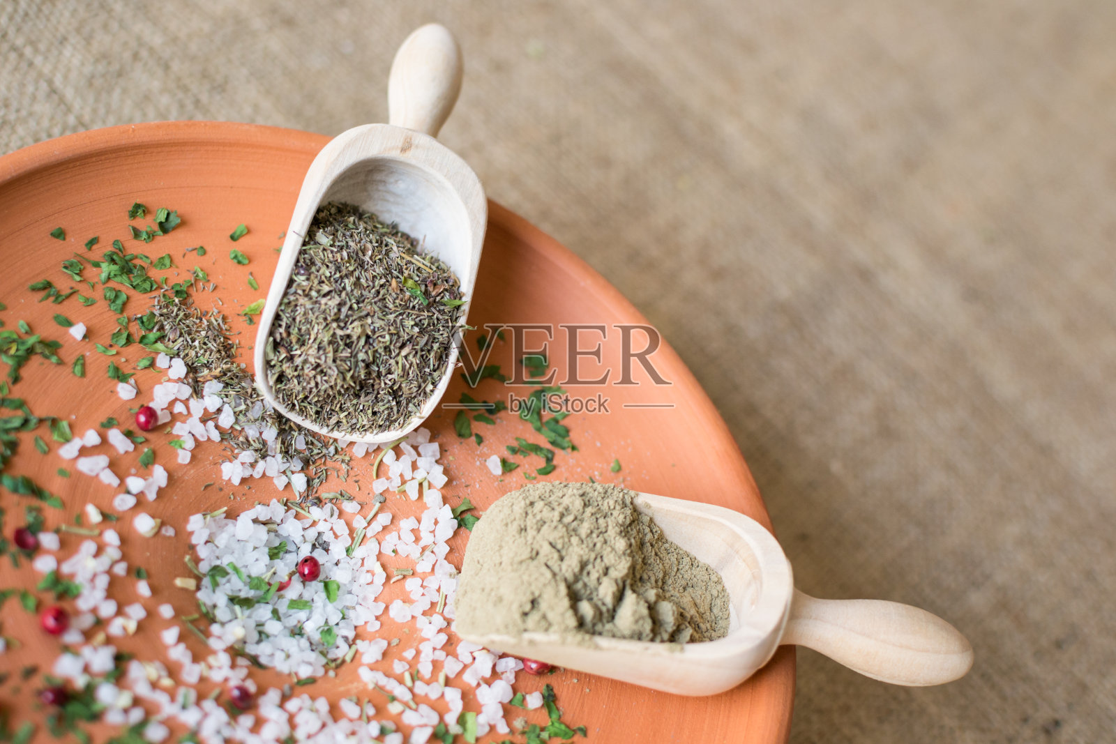 木勺里的香料照片摄影图片