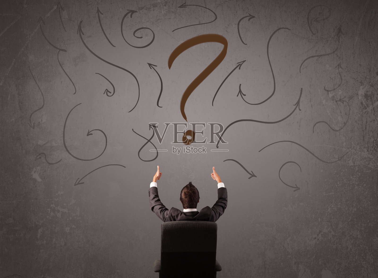 商人看着问号素描照片摄影图片