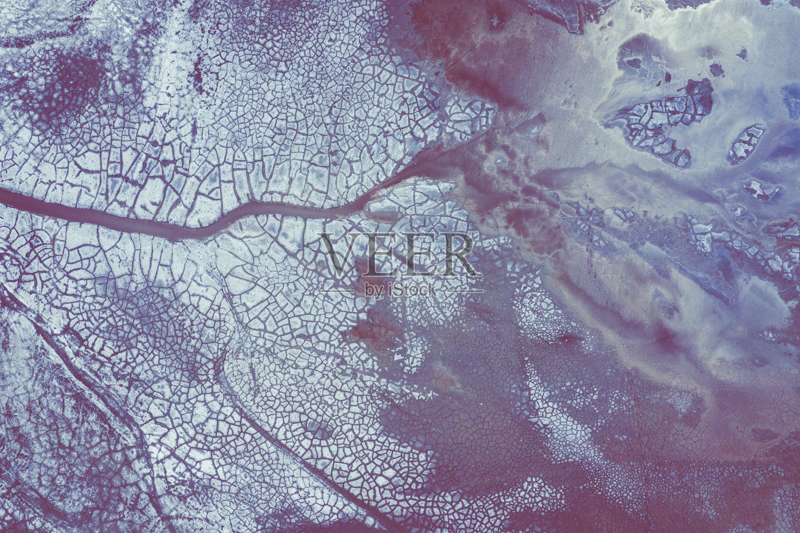 鸟瞰图的超现实主义工业场所。干燥的表面。Desertic景观。人类对环境的影响。从以上观点。摘要工业背景。照片摄影图片