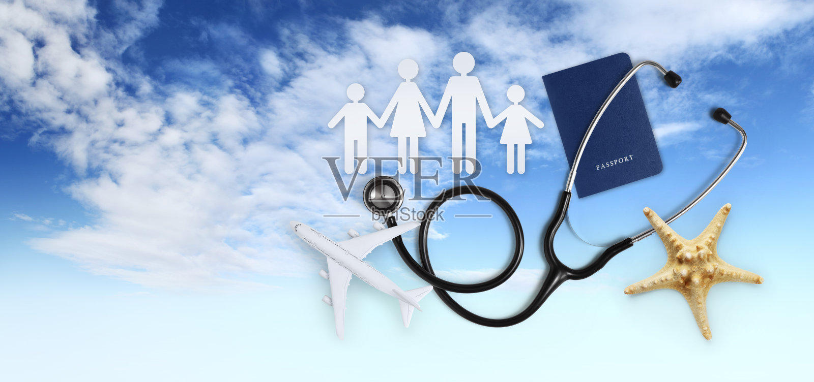 国际医疗旅行保险概念，听诊器，护照，海星，飞机和家庭形状孤立在天空背景照片摄影图片