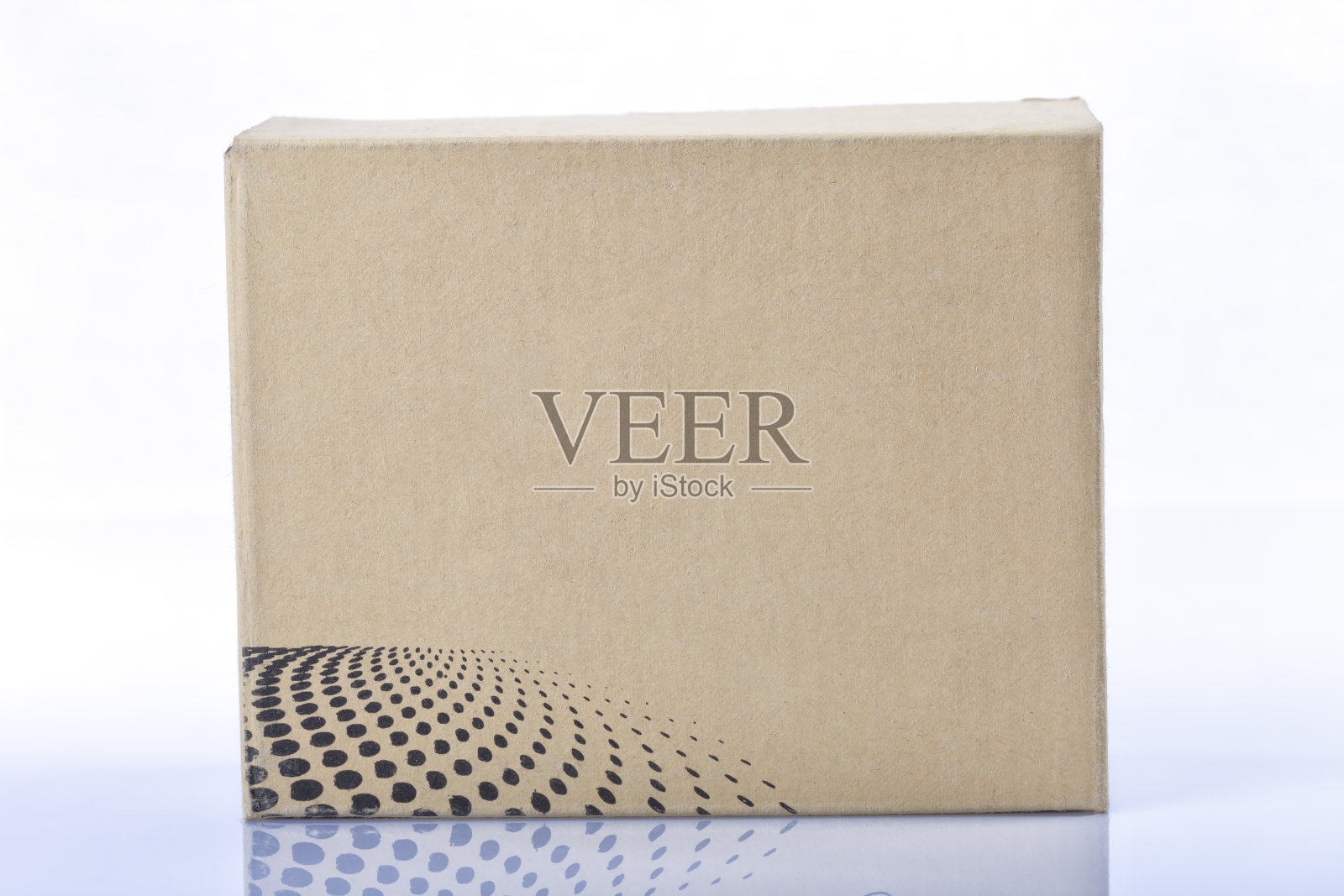 一个纸板箱孤立在白色上照片摄影图片