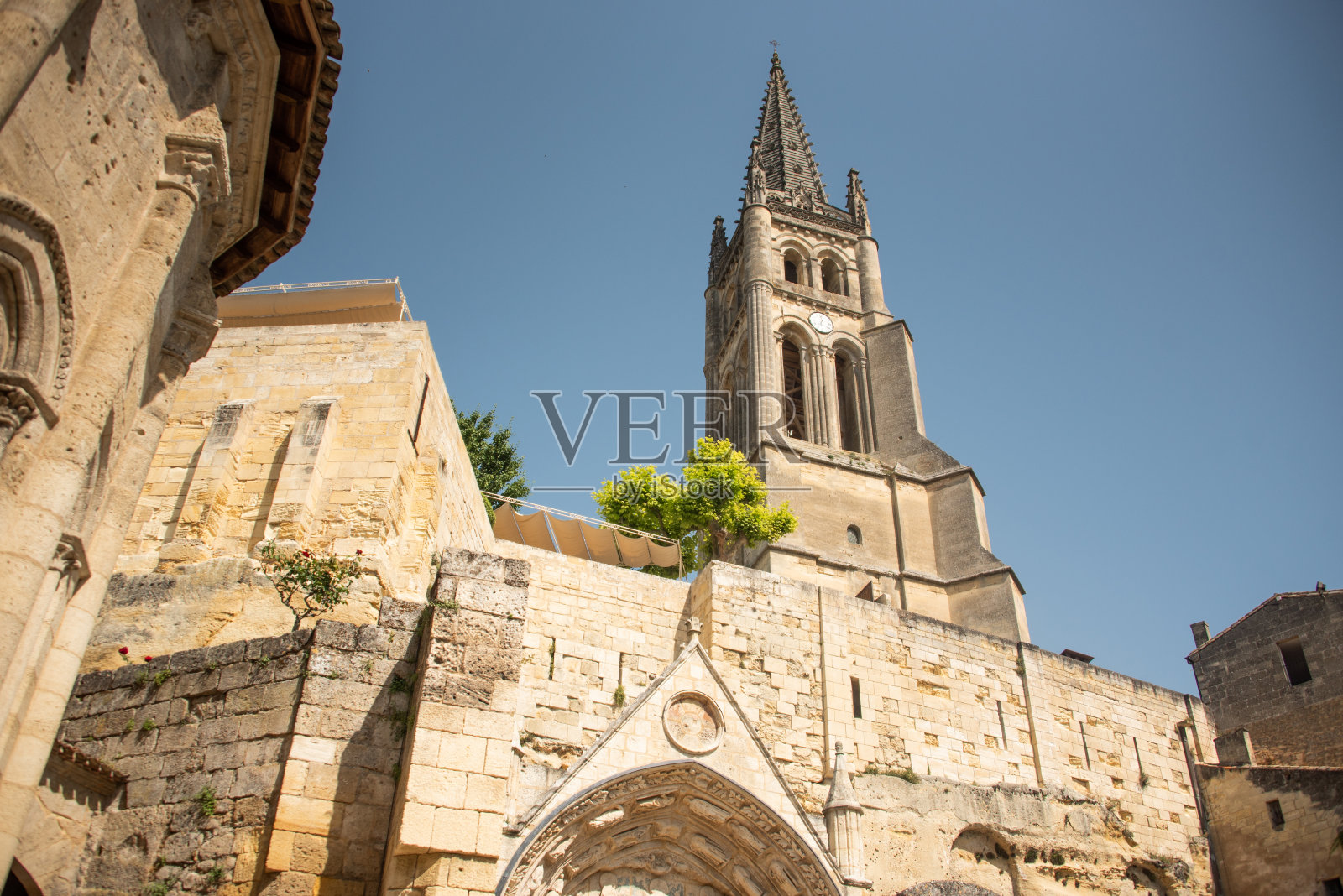 大教堂和钟楼。圣爱美浓,法国照片摄影图片