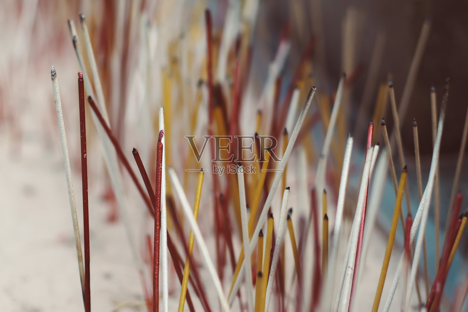 过年，香烛，红香壶祭神照片摄影图片