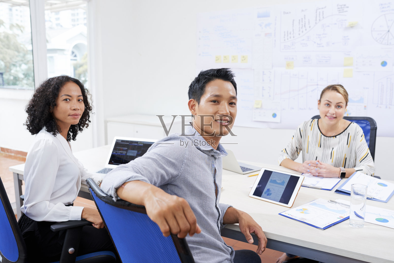 多民族的商业团队照片摄影图片