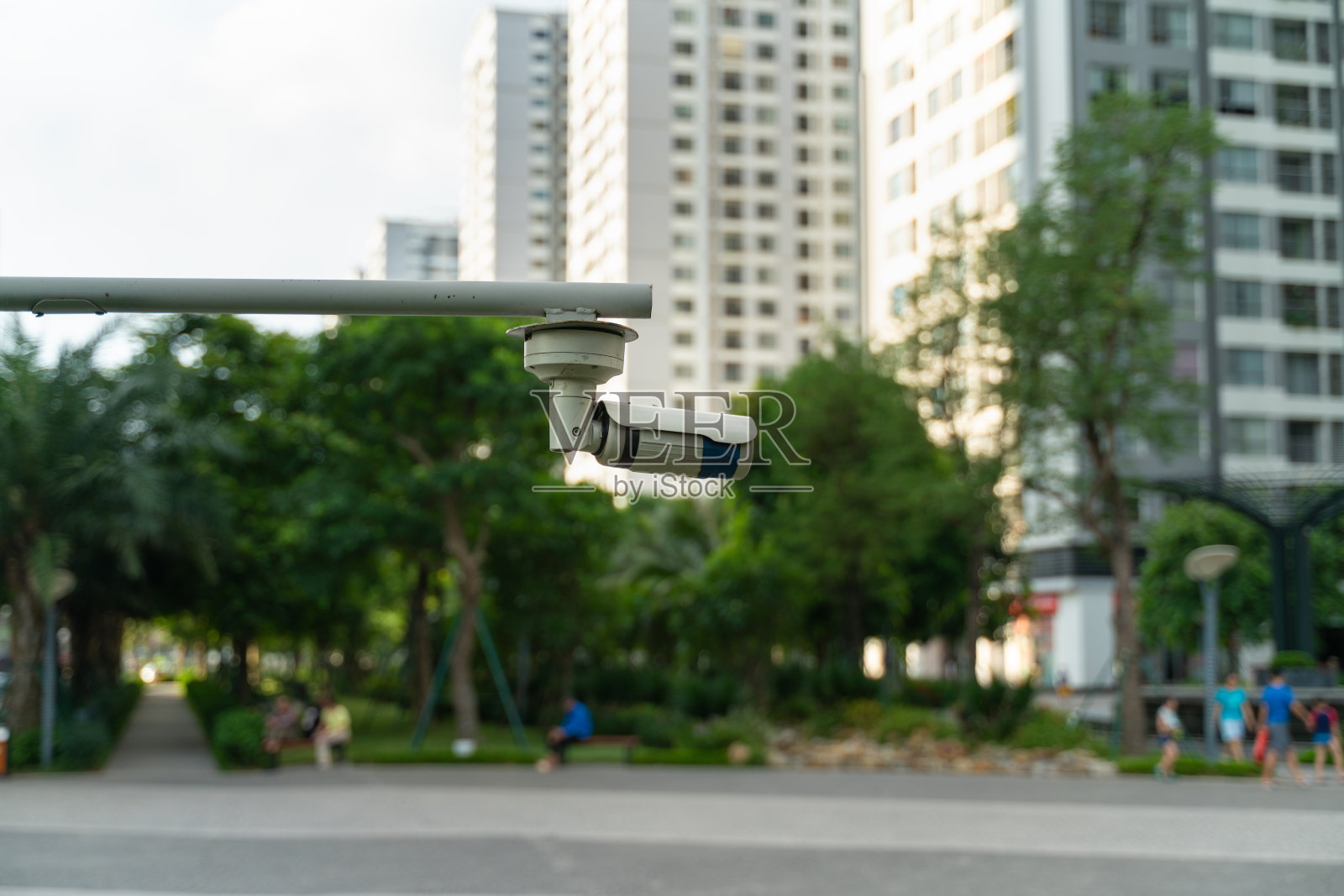 公园内的闭路电视摄像头照片摄影图片