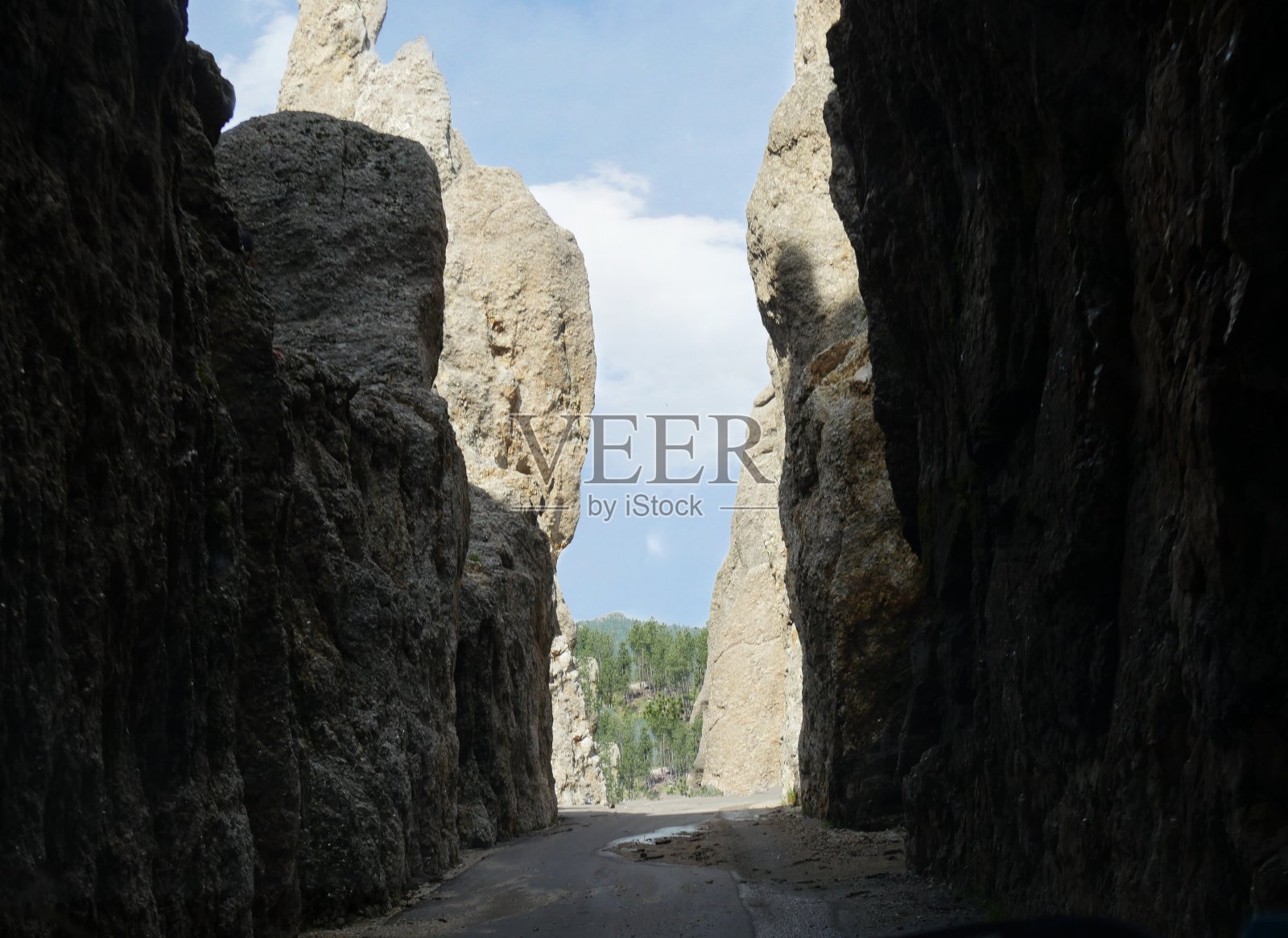 针眼隧道，卡斯特州立公园照片摄影图片