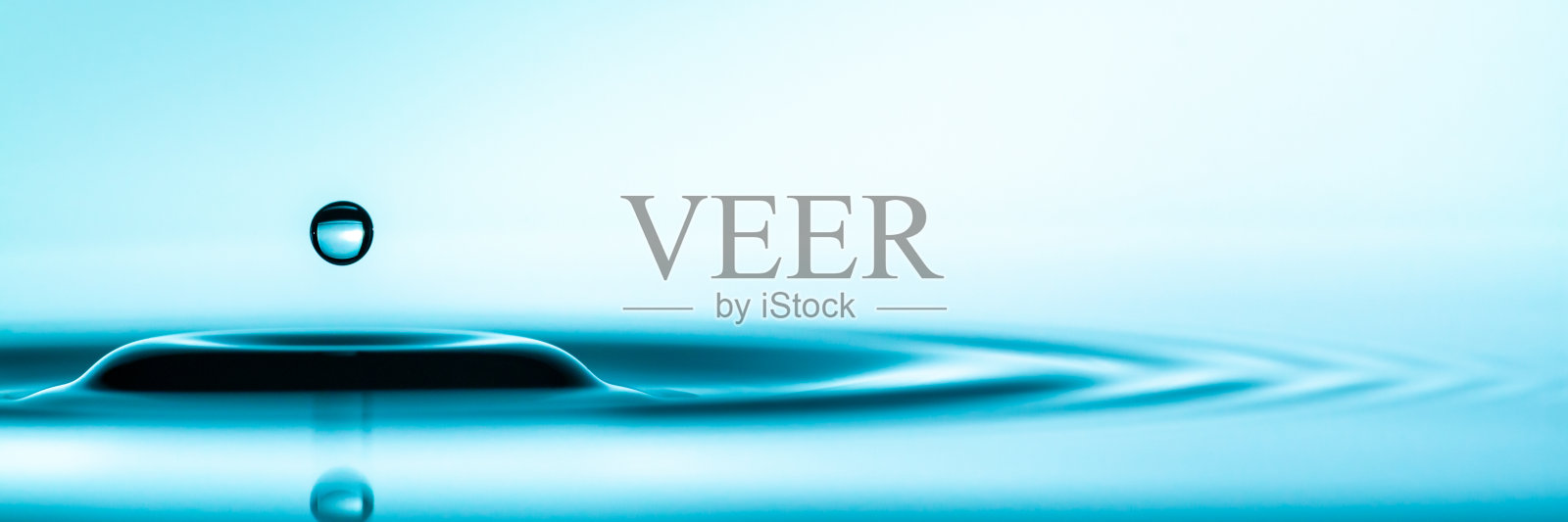 干净的蓝色水滴照片摄影图片