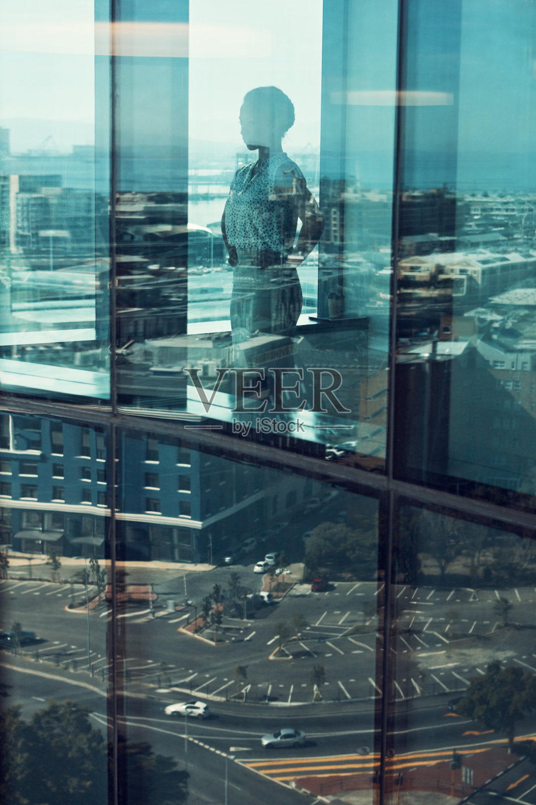 她正准备接管商界照片摄影图片