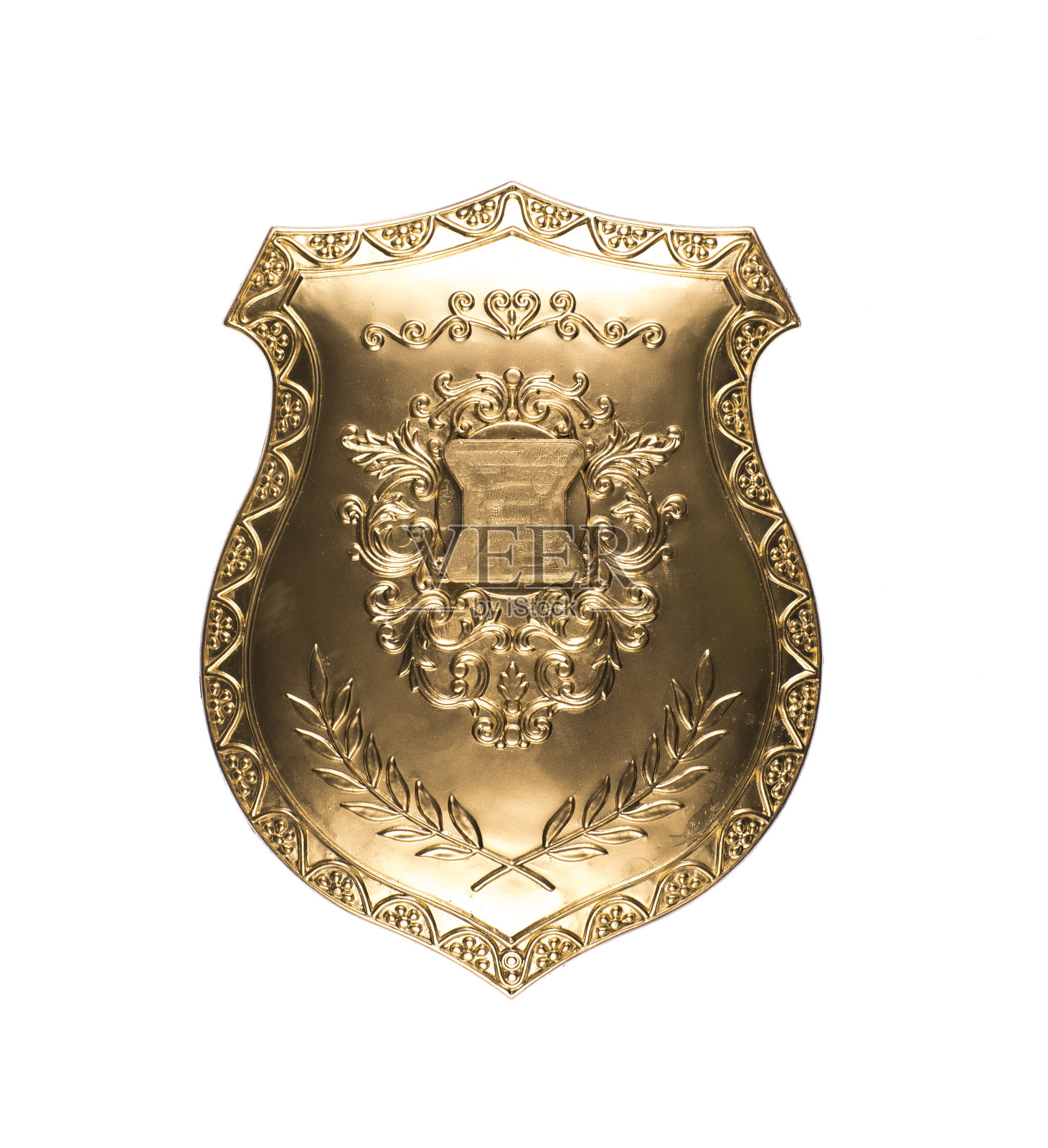 金色盾牌孤立在白色背景