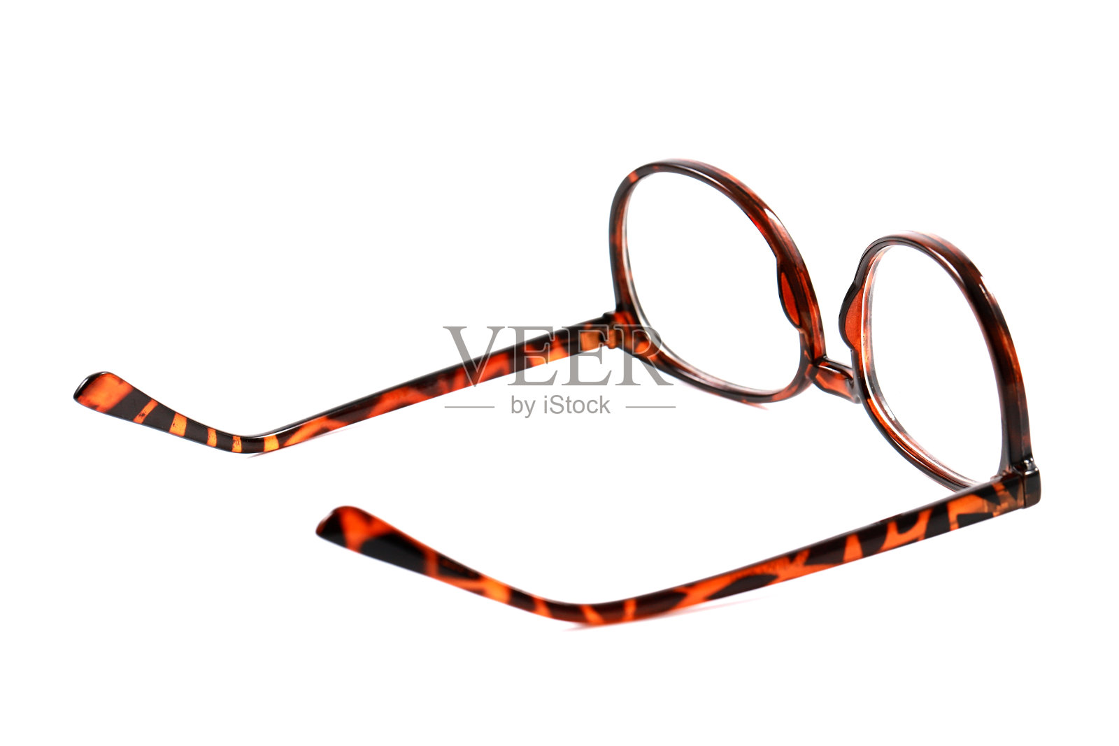 孤立在白色背景上的眼镜照片摄影图片