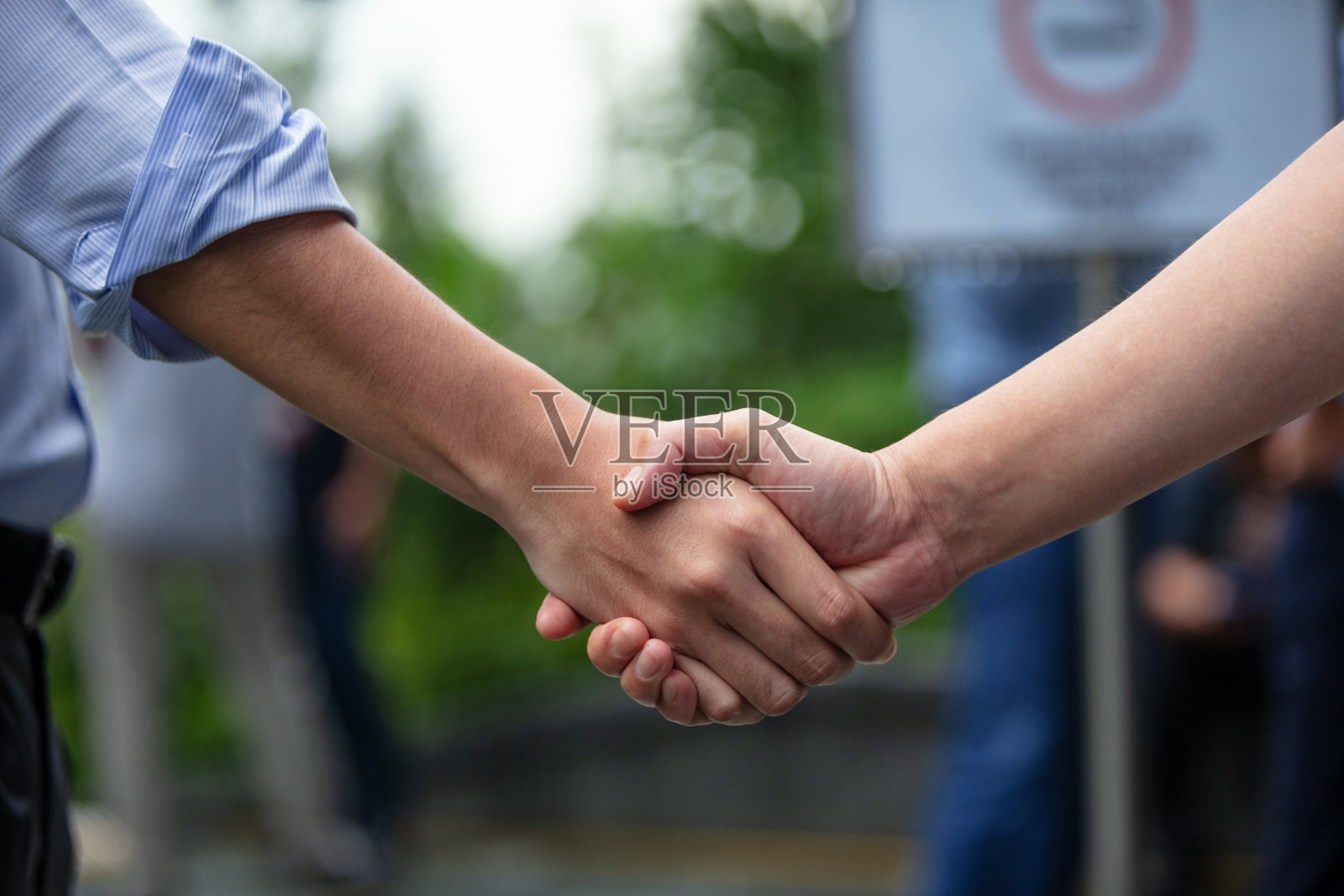 商人握手照片摄影图片