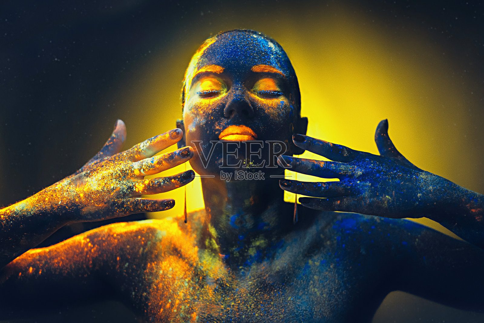 霓虹灯的照片照片摄影图片