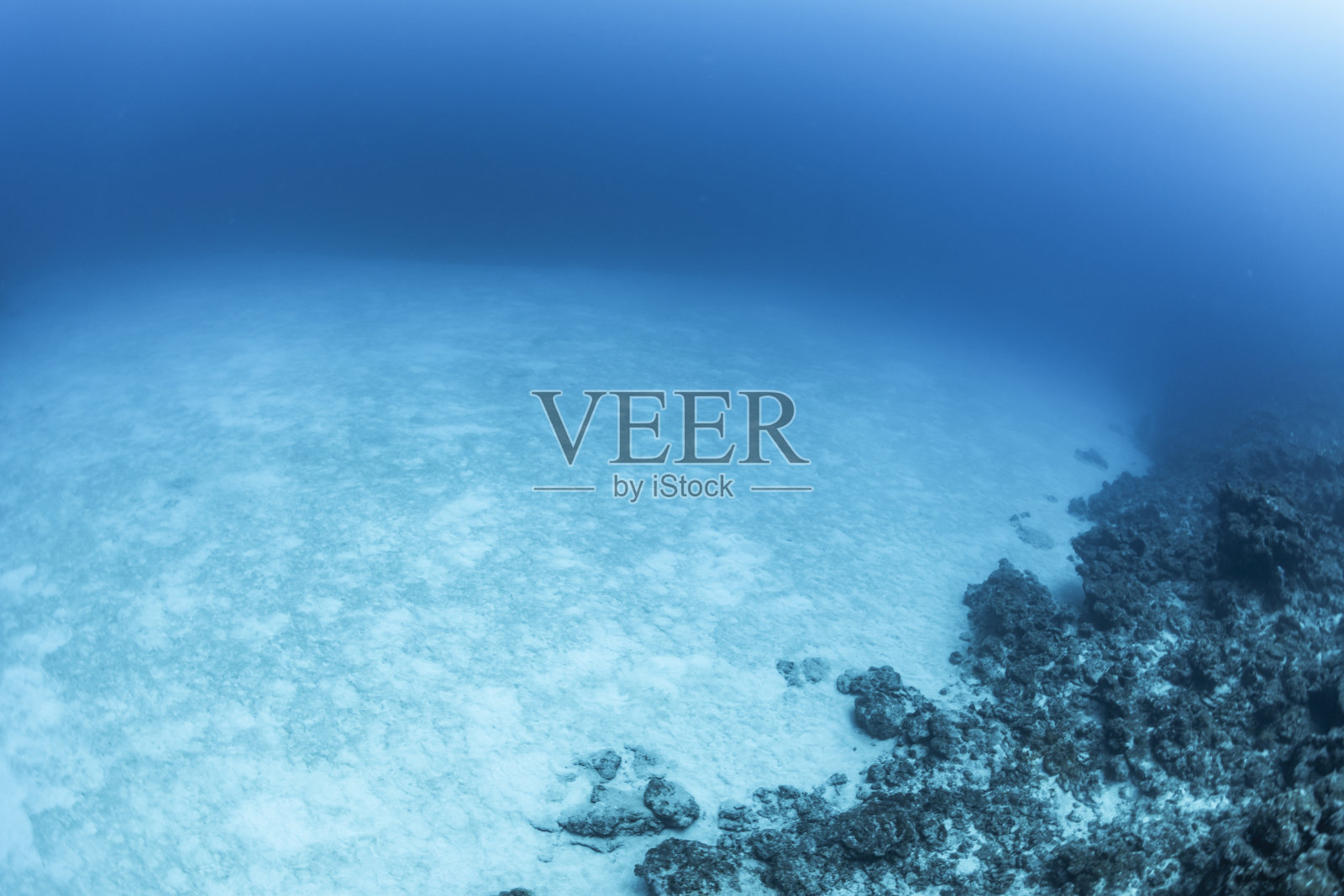 潜艇沙地照片摄影图片