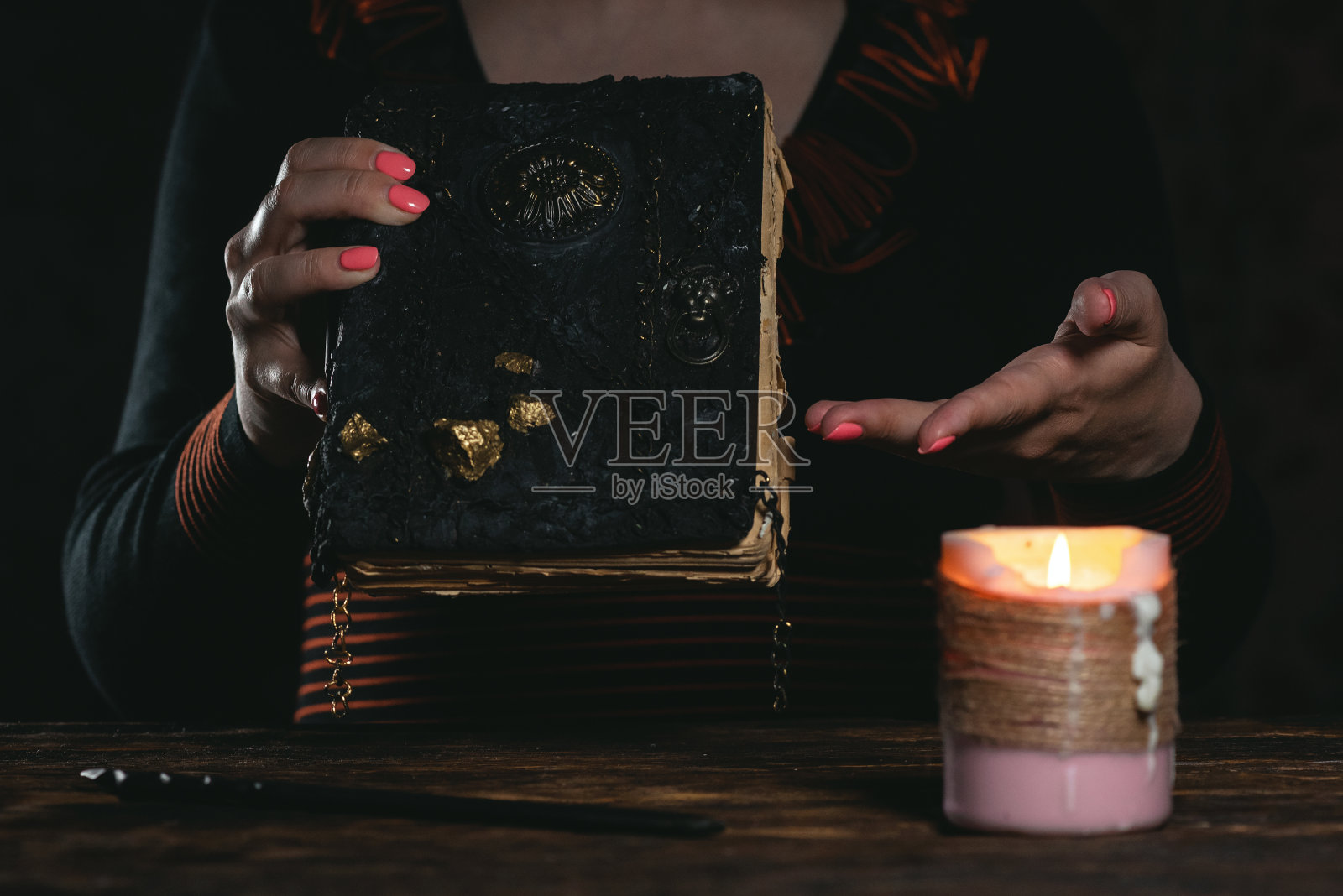 魔法书。照片摄影图片