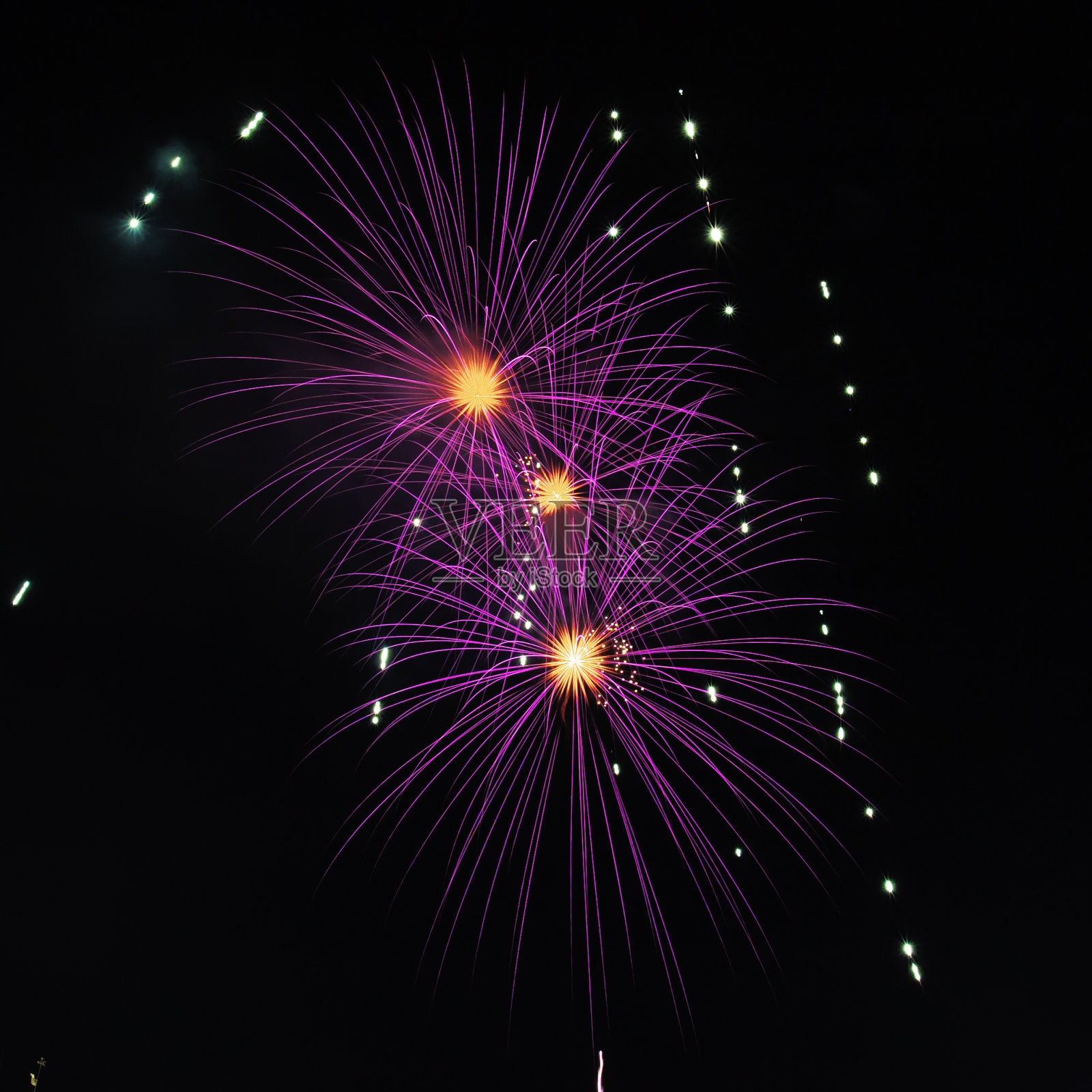 美丽的烟花与黑色背景:庆祝与烟花照片摄影图片