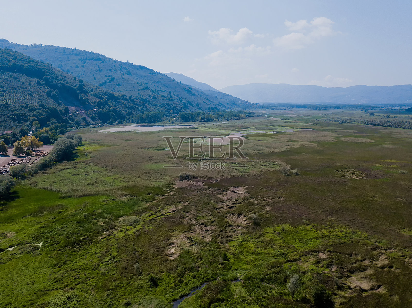 从上面看，埃夫特尼湖，Gölyaka，杜切，土耳其照片摄影图片