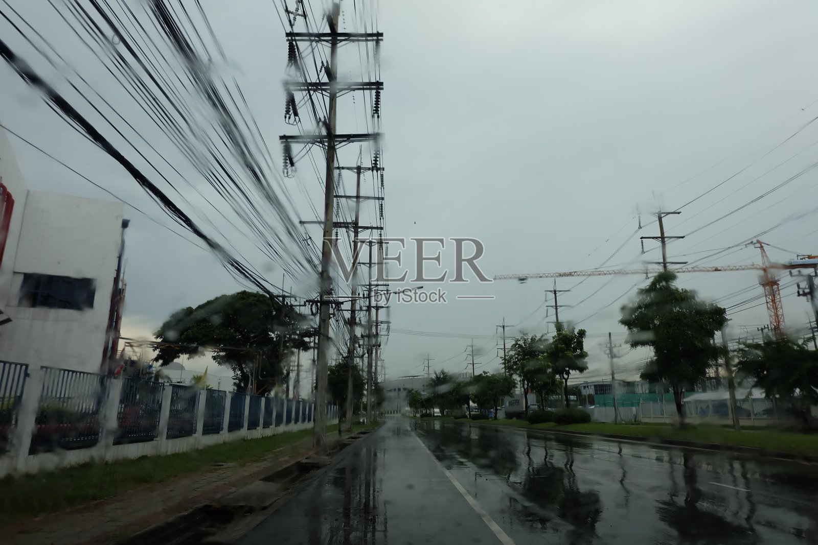 雨天照片摄影图片