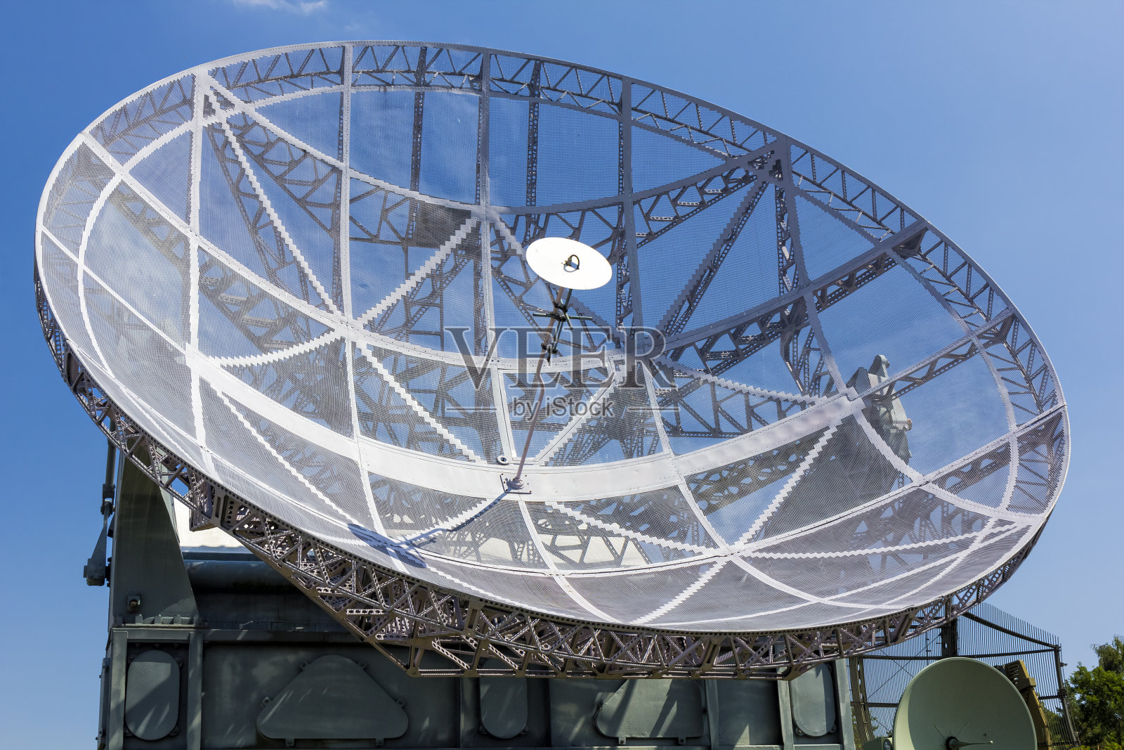 二战德国军用雷达在机场照片摄影图片