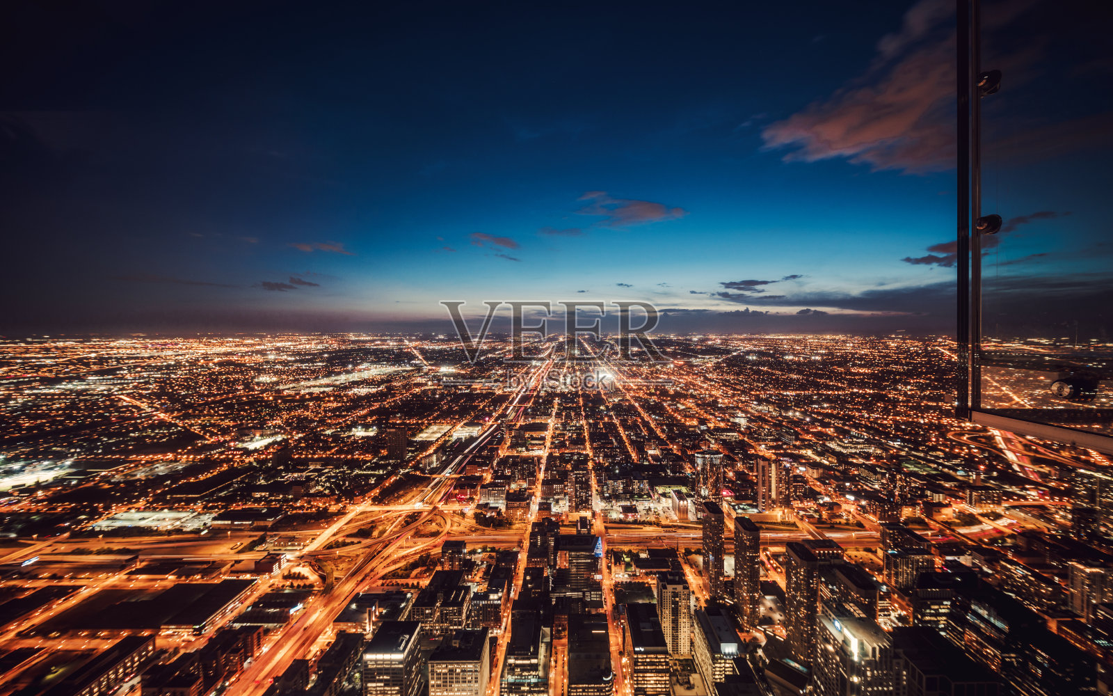 芝加哥夜空鸟瞰图照片摄影图片