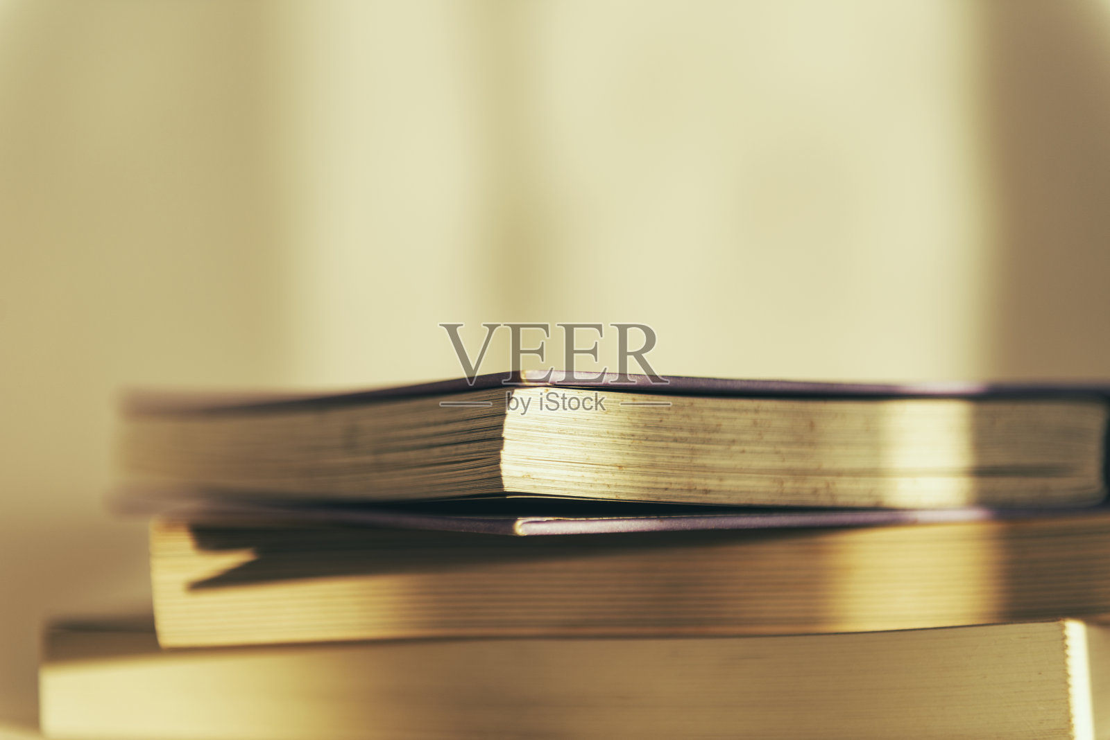 在白人背景下教育或返校的概念照片摄影图片