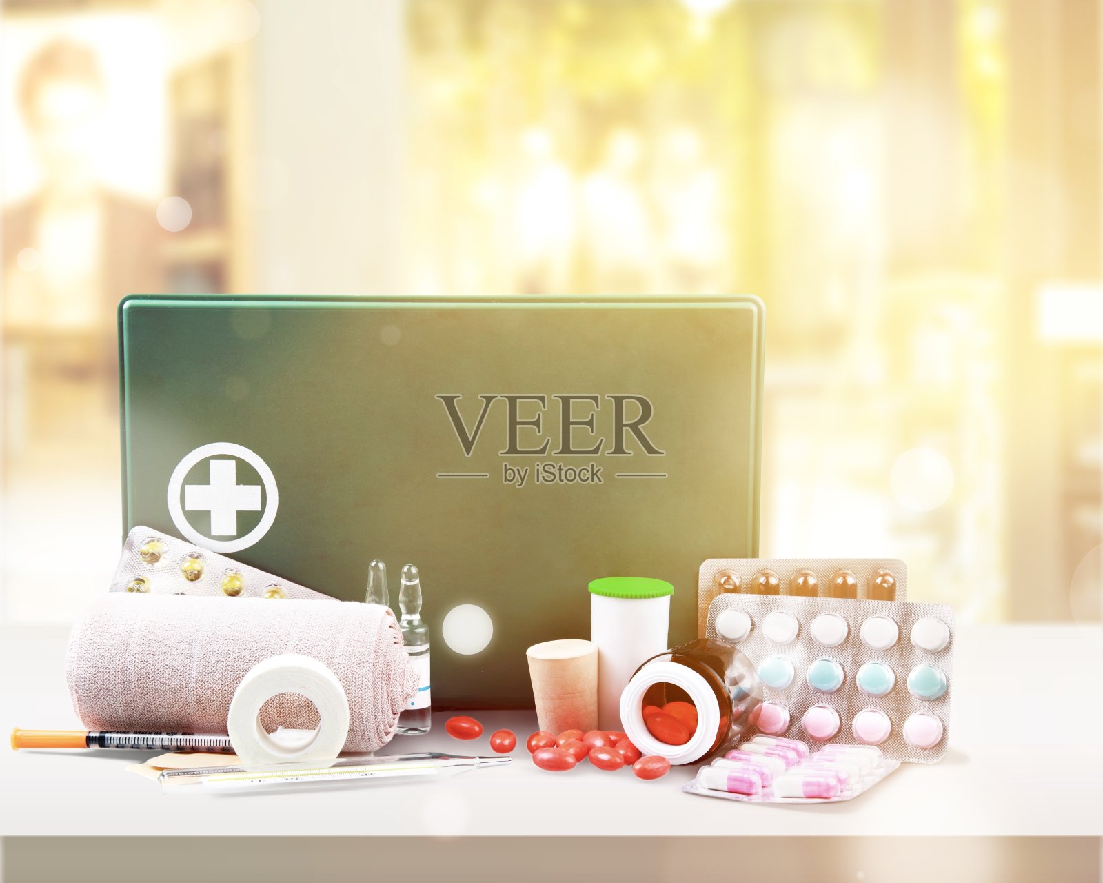 急救箱。照片摄影图片