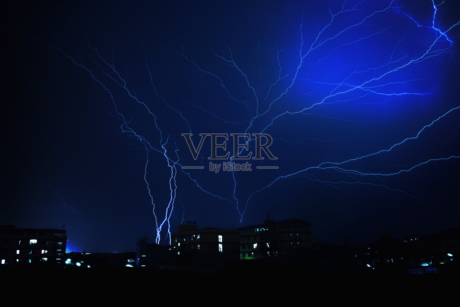 雨季雷雨天气照片摄影图片