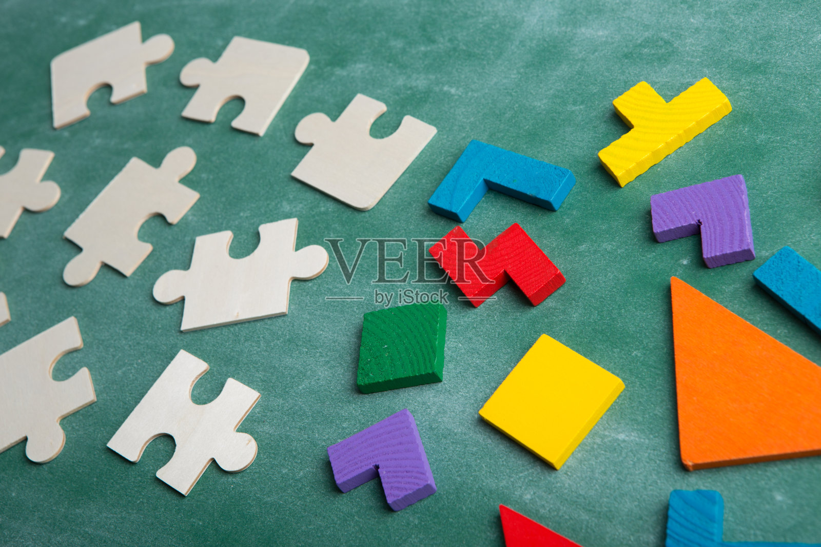 创意解决方案-商业概念，黑板拼图照片摄影图片