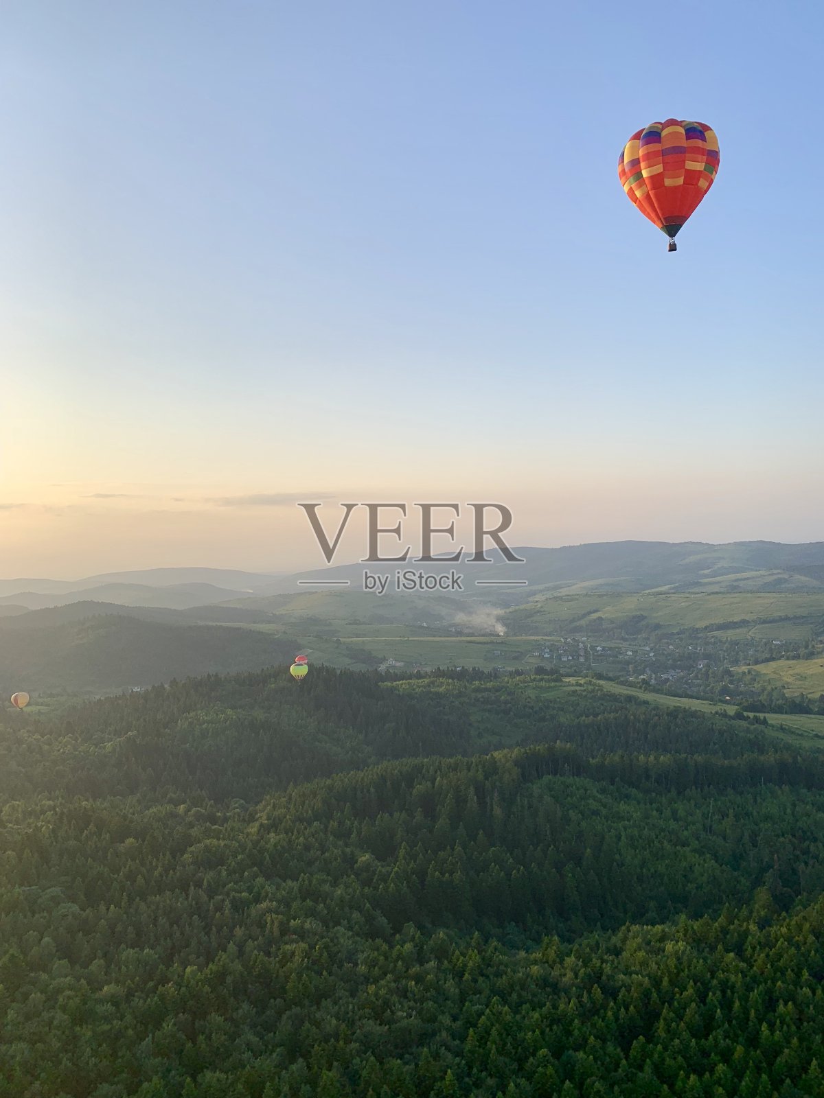 气球飞行照片摄影图片