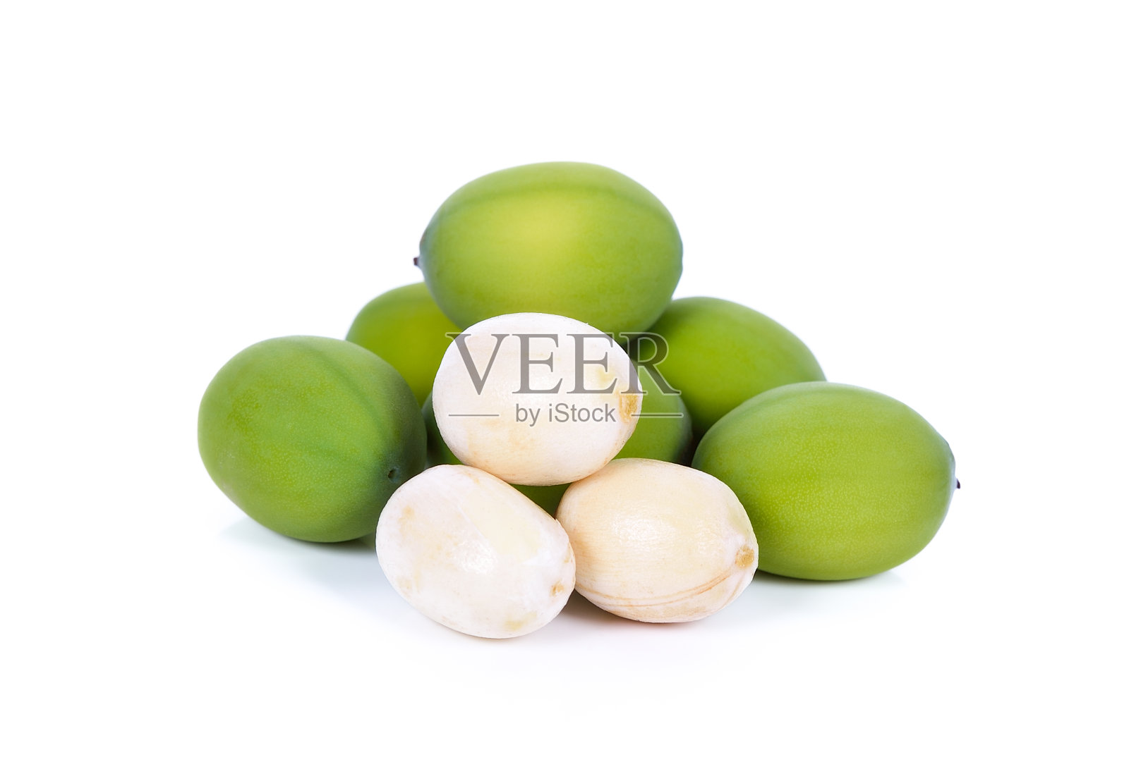白底绿莲子照片摄影图片