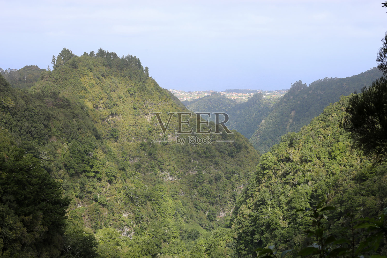 从马德拉的勒瓦达步行山景-蓝天，自然和山脉照片摄影图片