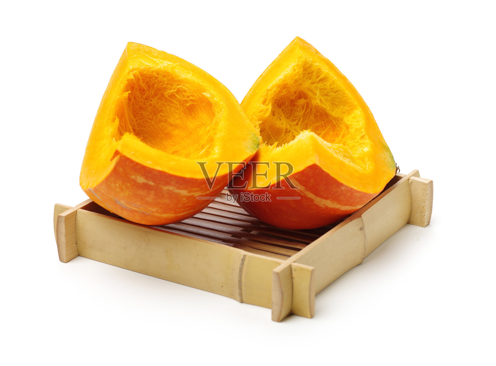 白色背景上的橙色南瓜照片摄影图片